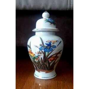 Toya Vase Flower and Bird Jar/Pot/Vase - Made in Japan